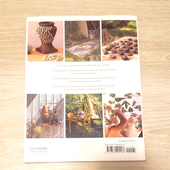 The Decorated garden - Picture 2 of 4